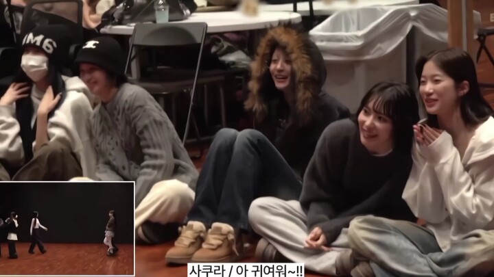 Luyện tập lễ nghi Chihkan, cảm giác giống như chị gái nhìn em gái đã bị cưng đến mức phát mê luôn rồ