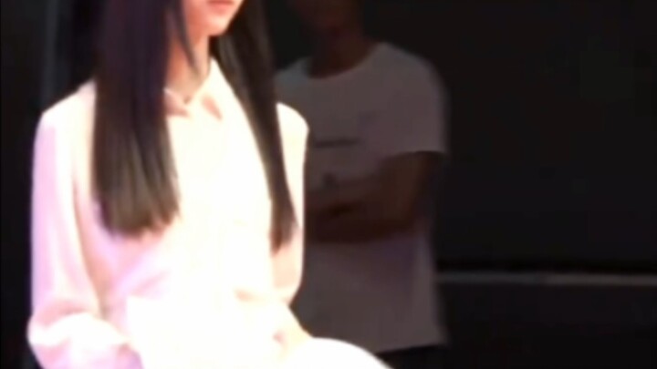 เกี่ยวกับสาวงามแห่งโรงเรียนที่มีอยู่แต่ในตำนาน