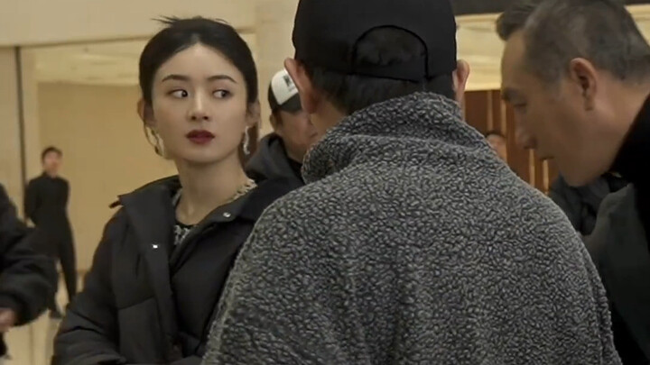 Is there anyone who knows—do Zhao Liying’s jewelry pieces actually open?