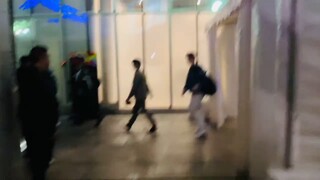 หลังจากฝนตกหนักสองชั่วโมง ในที่สุดฉันก็ได้เห็น Faker แต่โชคไม่ดีที่ฉันไม่สามารถทำสำเร็จตามความสำเร็จ