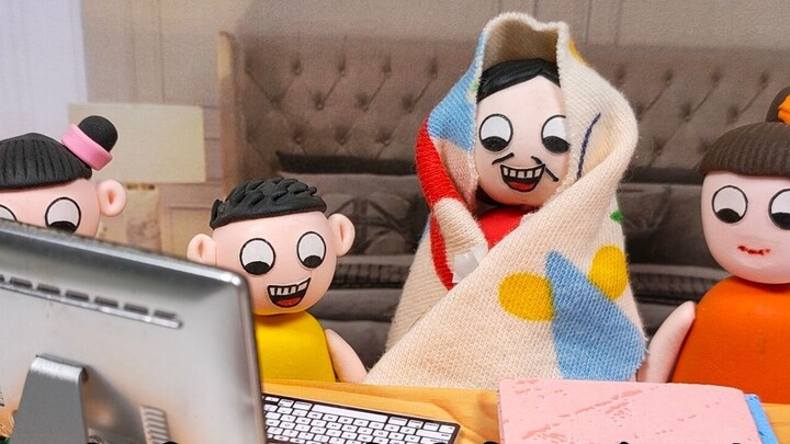 In the embarrassing moment of the online class, the students were all funny, and the teacher kicked 