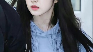 “即使备受争议，依然一卡难求的女爱豆”——露脸即免检