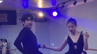 #王崇墨李茉涵walk together for the dream and win the future together
