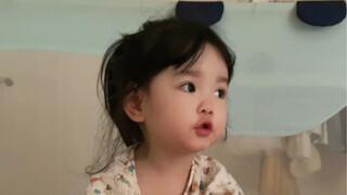 见没见过这样的..睡睡觉突然坐起来就开始跟你唠嗑..