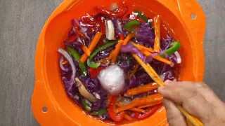 gỏi gà bắp cải tím .canh sâm đất.món chay.