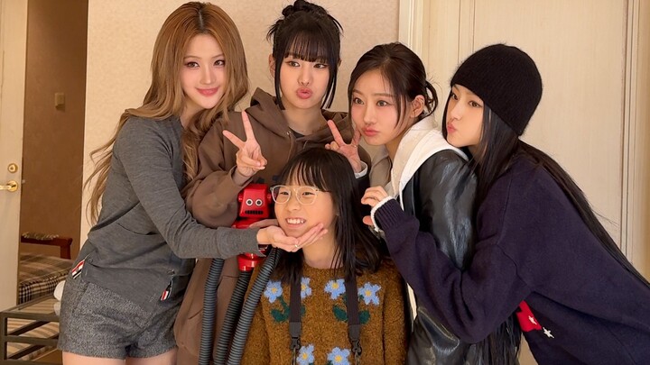 Grup gadis yang ingin aku potret hari ini adalah ____