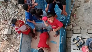 persiapan Banjir many anak2 ayam baru belajar