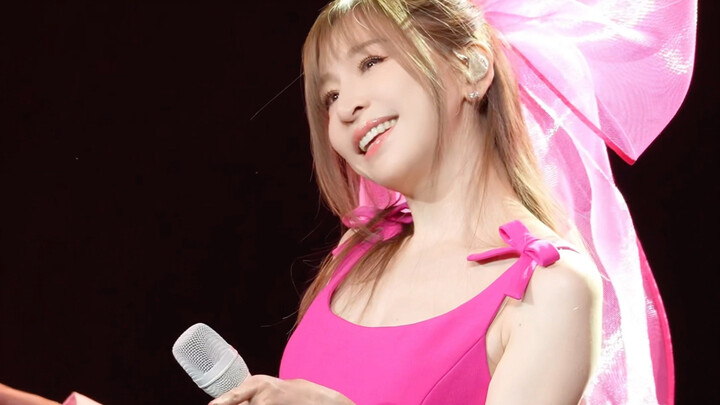 Do you love me? I love you!!! #CyndiWang#ILoveYou#CyndiWangNanjingConcert#SweetheartQueen