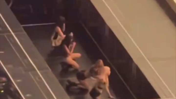 ช่วงเวลาสุดยุ่งเหยิงของแบล็กพิงก์ก่อนขึ้นเวที