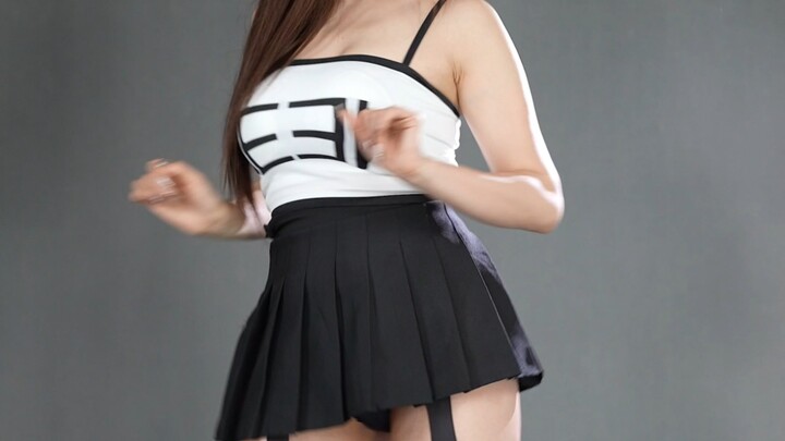 Short-skirted, black-stockinged beauty hot dance