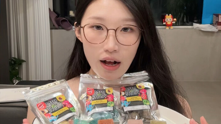 Loại kẹo kỳ lạ thế này rốt cuộc là ai nghĩ ra vậy…