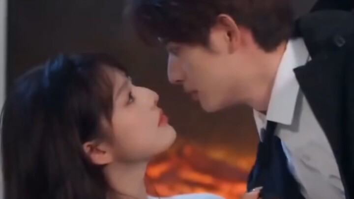 【เต็มเรื่อง】ซีอีโอหนุ่มหล่อแกล้งปลอมตัวเป็นตัวเป็นบอดี้การ์ดดาราสาวสวยเพื่อค้นหาความจริง!