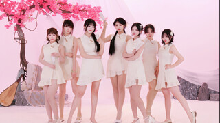 "Spring knows but dreams don't wake up, just like you and me that year" - Qi Duo's "Wing Chun" full 