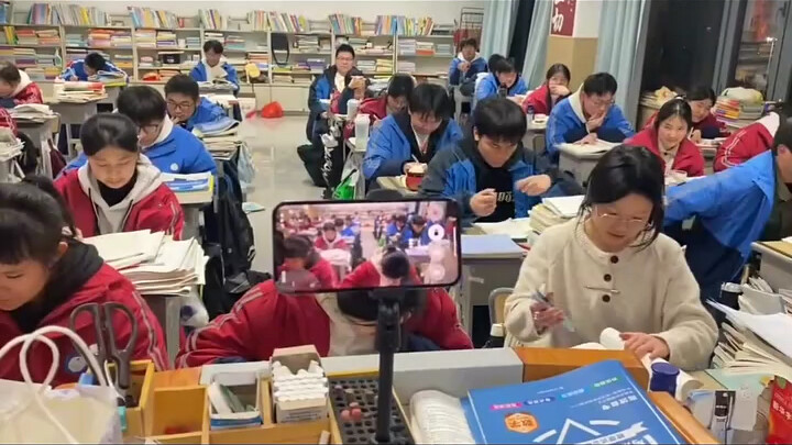 Mengerjakan belajar malam dengan Doutuan