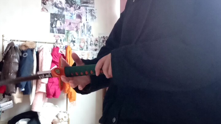 บทสอนเปลี่ยนมีดของชิโนบุผีเสื้อมาแล้ว แต่ภาพค่อนข้างไม่ชัด เลยแย่มาก คงเพราะกล้องตัวนี้แหละ (ง ˙ω˙)ว