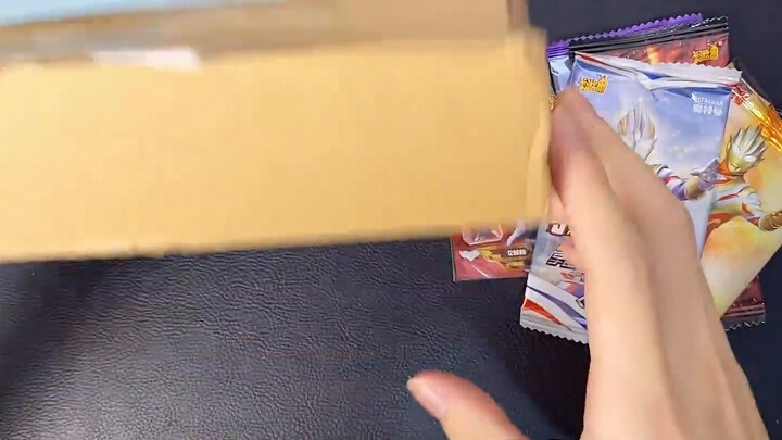 Ada SP yang tidak dicetak di dalam kotak kartu Ultraman seharga 20 yuan! Itu juga sudah tidak diceta