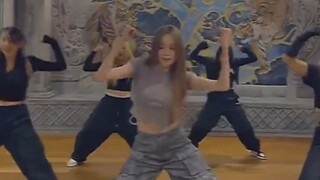 Lee Sung-kyung x YGX - Smoke Dance Challenge