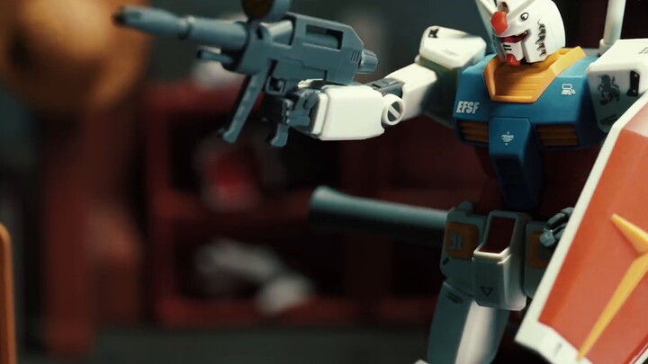 Lắc chân và giẫm tại chỗ, nhưng GunDam [PENG Theater Stop Motion Animation]