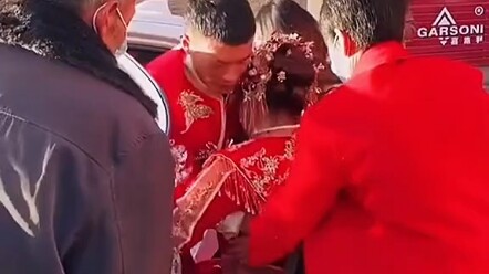 The bride looks stunning!