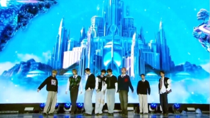 AHOF PERFORMS A COVER OF PLAVE ‘WAY 4 LUV’ AT 2025 MBC VIRTUAL LIVE FESTIVAL