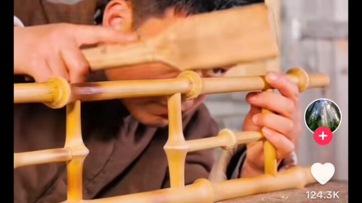 Trên TikTok, đoạn video người Trung Quốc chế tác bàn bằng tre đã nhận được vô số lời khen ngợi trong