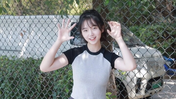 [College Hand Dance] The Sea Breeze Chases the Tides, the Lake’s Beauty Chases After You～