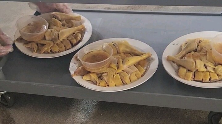 Ăn tiệc cưới theo công thức, hút thuốc lá Hoa Tử theo lối mòn