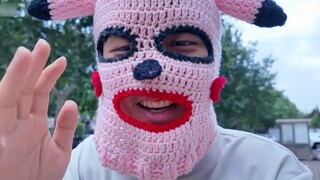 Challenge yourself to survive and make money in the city with only a pair of pants! How many days ca