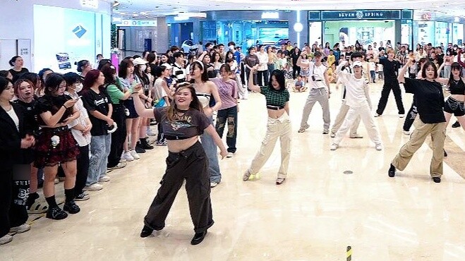 【TWICE】Tarian yang sangat hebat!! Go Hard Random Dance
