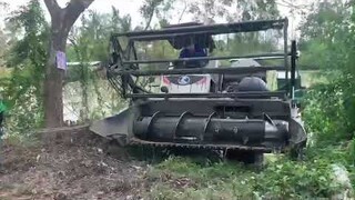 Máy Cắt Lúa KUBOTA DC 70 l Chuyển Phà Lên Bến l Máy Gặt Đập Liên Hợp