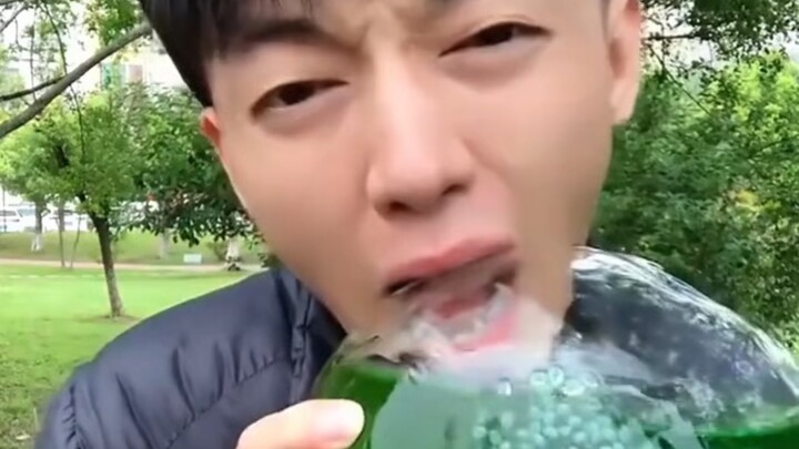 Profil Tokoh Cyber - Anak Laki-Laki Es