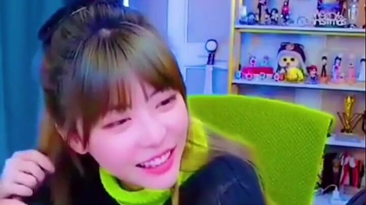 [Sister Zhou’s Daily Life] The Golden Dragon Holding the Golden Wheel—Sister Zhou is Laughing Hersel