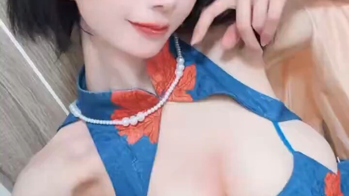 People staring at my while i cosplay this🥵