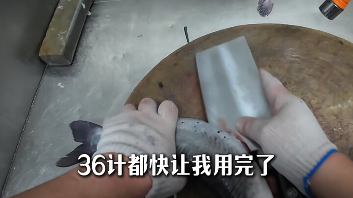 Big brother is so stingy, he won’t even open the door for me!