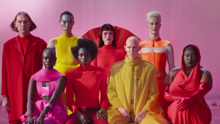 Quảng cáo logo mới của Jaguar quá đúng đắn về mặt chính trị, Musk: Các anh có phải đang bán ô tô khô