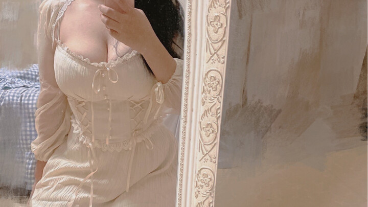 Started at 180 jin; after three months of hard work, I finally fit into my favorite little dress!