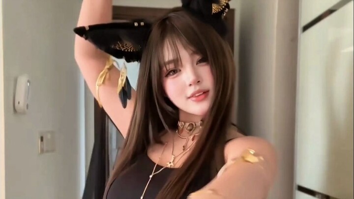 เสี่ยวโย่วโย่วจื่อ – เต้นคอสเพลย์คลีโอพัตรา
