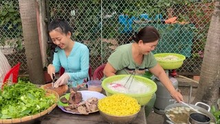 Bà Con Vui Mừng Đón Nhận Những Tô Hủ Tiếu Sườn Heo Nóng Hổi Từ Gia Đình Cô Thuỷ | NĐMT#215