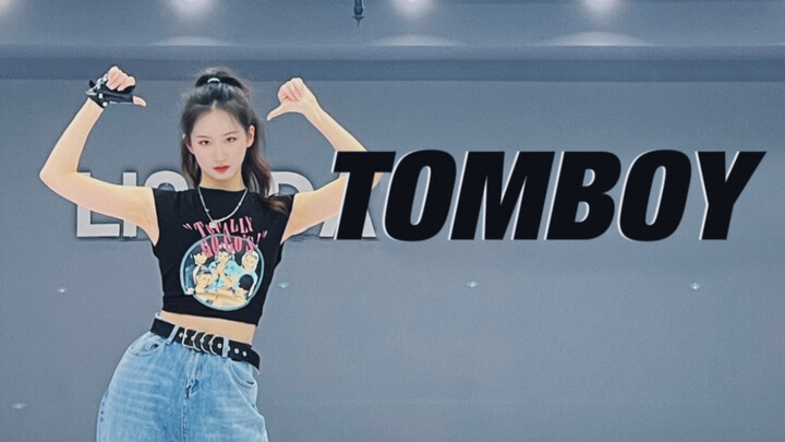 Highly accurate cover dance of (G)I-DLE’s comeback track “TOMBOY” (includes a slow-motion mirror tut