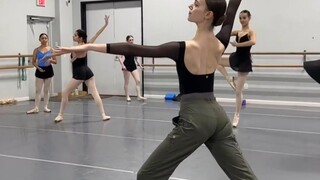 Revealing the secrets of ballet dancers after completing the variation