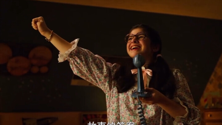 刻进DNA的“Turn around~”苏西好可爱哦！希望下一季怪奇物语多点她的戏份