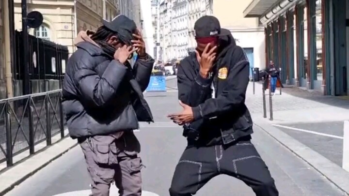 每个国家的人都有各自的争斗方式😂