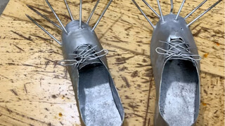 发明：踢球专用辅助鞋