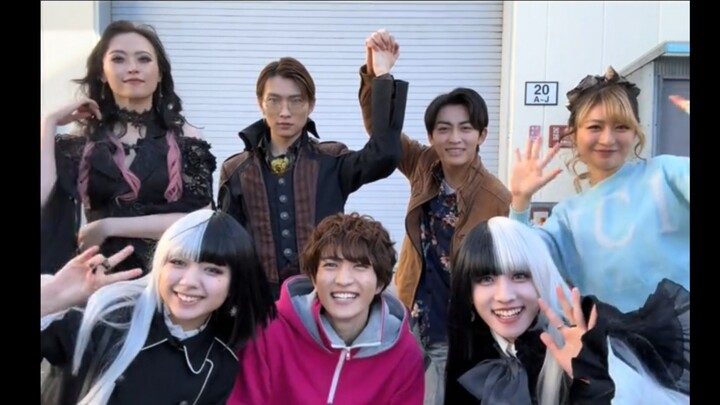 7-Person Gabu Dance