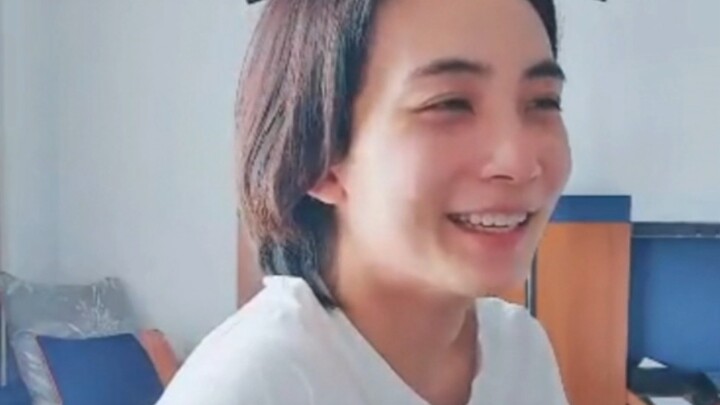 “Jinghan, hari ini kamu kentut nggak?” Pantas saja kalian dari Kela, apa itu boleh ditanyakan sih?
