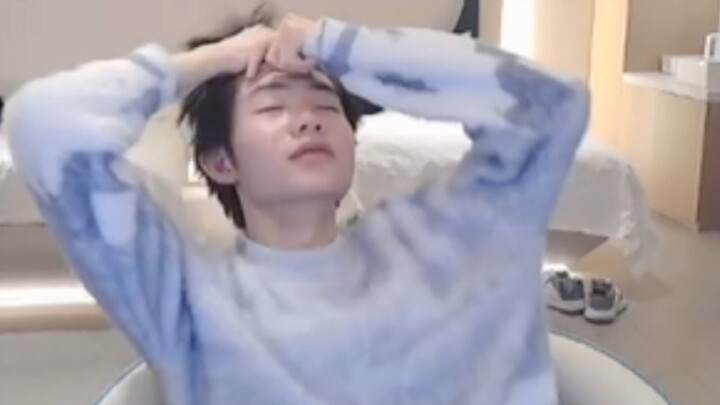 [Guangzhou TTG Jiǔwěi] “Tender Fox: Hey Kaikai, help me grab some takeout～ I’m sick lol～”