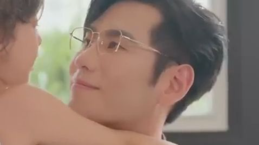 Gadis 7 tahun dibuang di pinggir jalan, diselamatkan miliarder