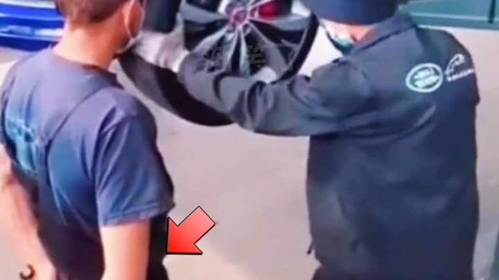 Seorang wanita nekat memborong 10 ribu botol susu demi mendukung idola naik peringkat tangga lagu, h