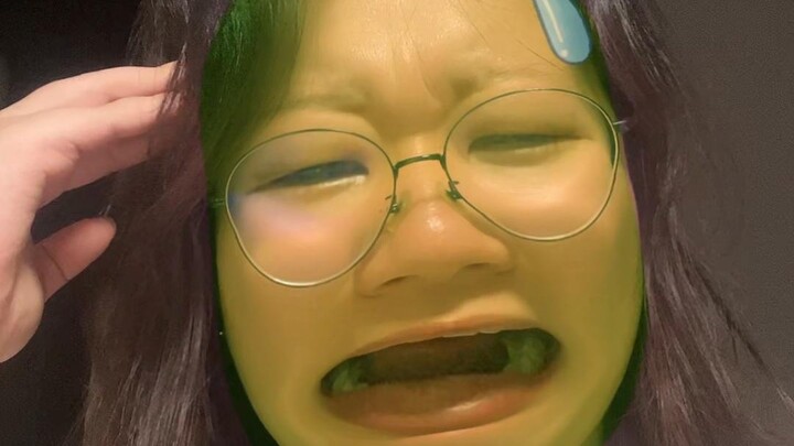 المتدرب الحزين 4 | كيف يكون شعورك عندما يطالبك المدير بالعمل الإضافي في منتصف وجبة الغداء؟