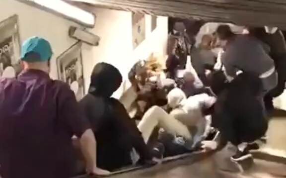 Gula Kacang Manusia Membuka Pertandingan